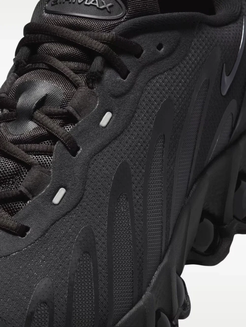 Sz 9.5 - 🆕️ Men's Nike Air Max Dn8 Black Low-Top Running Shoes $210